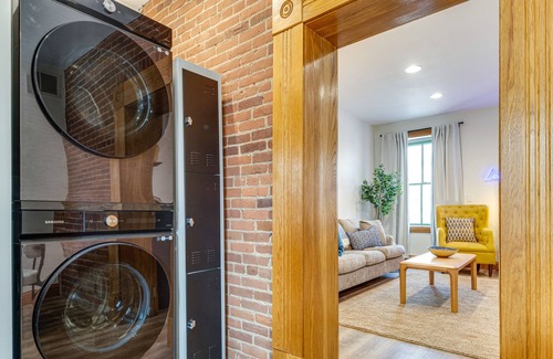 Lockerbie Square Apartment | Charming Condo ~ 4 Mi From Indianapolis Zoo