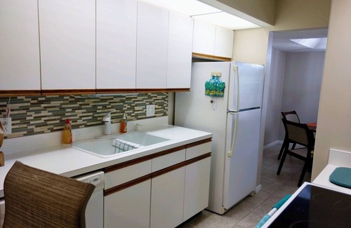 Biggar Condo | Charming Condo in Fort Myers Florida - Centrally Located w/Pool & Hot Tub