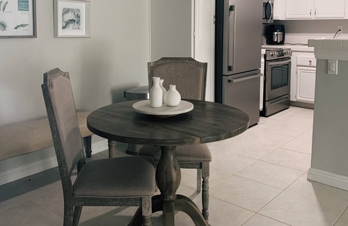 Oak Park Condo | Charming Condo in the Canyons