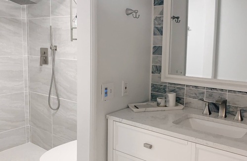 Oak Park Condo | Charming Condo in the Canyons