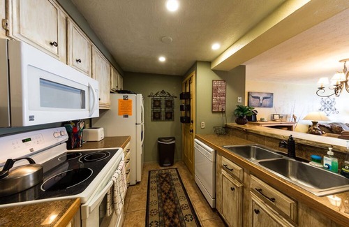 Crested Butte Condo | Charming condo on the free shuttle loop with a pool & hot tub! Great location!