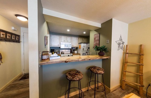 Crested Butte Condo | Charming condo on the free shuttle loop with a pool & hot tub! Great location!