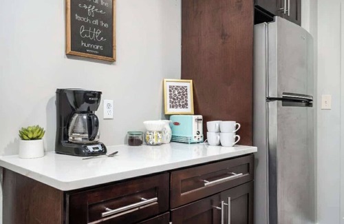 Old Fourth Ward Condo | Charming Condo with City Views