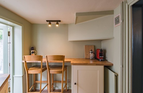 Deal Cottage | Charming cottage by the sea - Coop's Landing