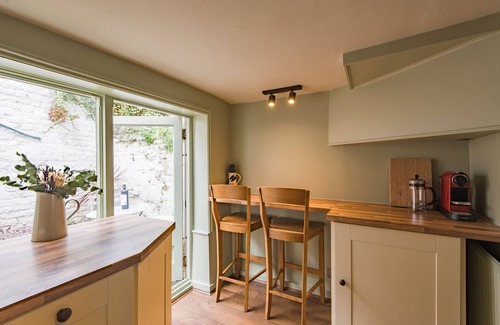 Deal Cottage | Charming cottage by the sea - Coop's Landing