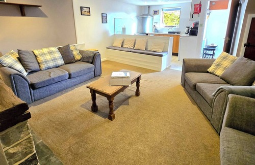 Hope Valley Cottage | Charming Cottage, centre of the Peak District and Indoor heated swimming pool