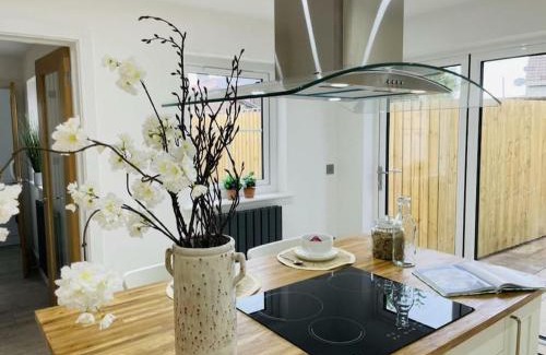 Coychurch House | Charming Cottage close to M4 Bridgend