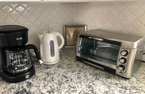 Glen Ellyn House | ✽ Charming Cottage ✽ close to College/Town/Station
