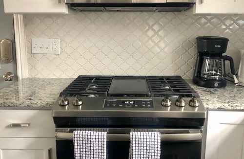 Glen Ellyn House | ✽ Charming Cottage ✽ close to College/Town/Station