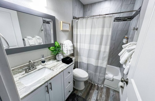 Dunedin House | Charming Cottage in Dunedin close to beaches