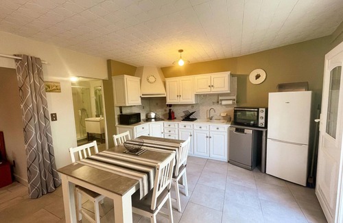 Montbazon Cottage | Charming cottage in Montbazon with terrace, garden, and parking