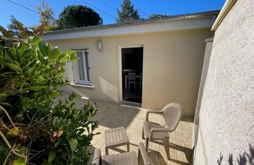 Montbazon Cottage | Charming cottage in Montbazon with terrace, garden, and parking