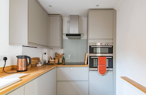 Deal Cottage | Charming cottage in the conservation area of Deal, sleeping 5 guests, pet friendly, seconds from the