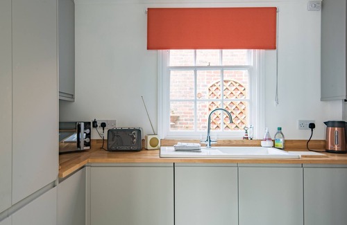 Deal Cottage | Charming cottage in the conservation area of Deal, sleeping 5 guests, pet friendly, seconds from the