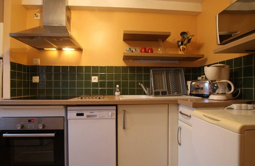 Saint-Lo Cottage | Charming Cottage in Tranquil Valley - Terrace, Private Garden, Pet-Friendly, WiFi, Parking