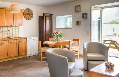 Larmor-Plage House | *Charming Cottage Near Beaches, Shops, and Nature – Larmor-Plage*