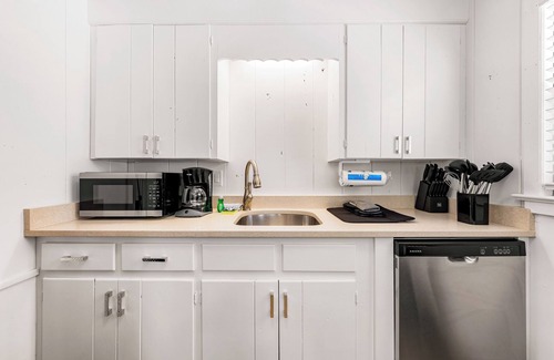 Siesta Key Cottage | Charming Cottage Near Siesta Key Village!