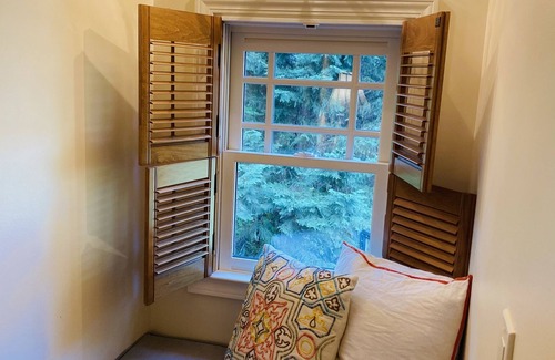 East Lake Cottage | Charming cottage next to East Lake Golf Club