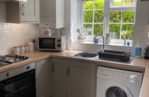 Sidford Cottage | Charming Cottage Sidmouth Devon.Easy walk or cycle ride by river to beach.