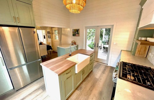 Hope Town Cottage | Charming Cottage w/pool- in the highly desired settlement