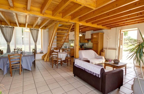 Les Salles Cottage | Charming cottage with fireplace, large garden and walks, pets allowed