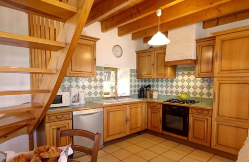 Les Salles Cottage | Charming cottage with fireplace, large garden and walks, pets allowed