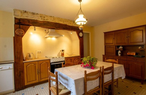 Montignac Cottage | Charming Country House Near Lascaux with Wi-Fi, BBQ, and Baby Equipment