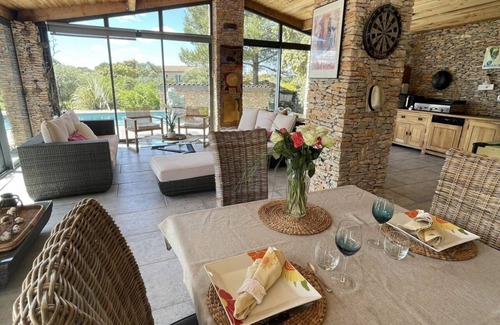 Quartier des Espesses House | Charming Country large home close to center with pool, quiet