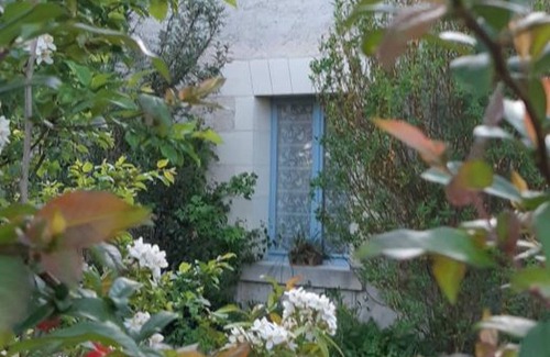 Luzille Cottage | Charming Countryside Retreat Near Loire Castles - 2BR, Garden, Wi-Fi, Pet-Friendly, Family-Friendly