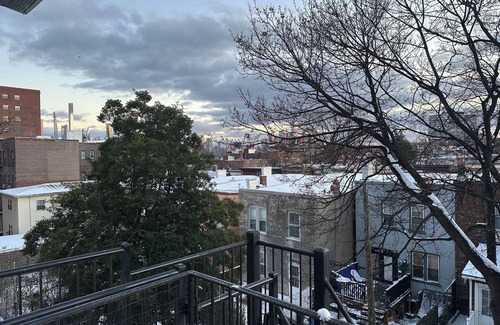 West New York Apartment | Charming cozy 2-bedroom apartment 20 mins from Times Square with AC, WiFi