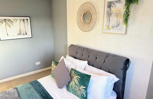 Ashford House | Charming & Cozy 3-Bed Home in Ashford – Perfect for Families & Contractors!