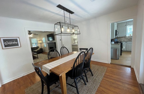 College Park House | Charming, cozy cottage located 1/2 mile, or 3 min. walk to Kyle Field.