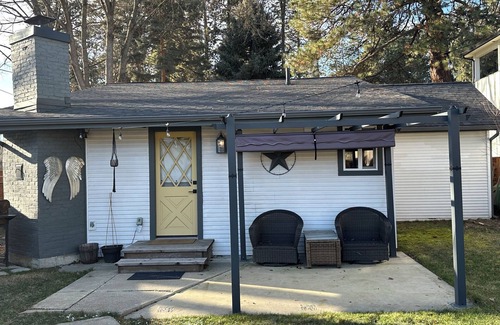 Coeur d'Alene House | Charming craftsman style bungalow in tranquil Coeur d'Alene with large backyard