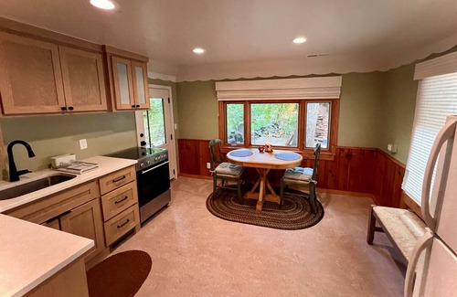 Snowbird Cottage | Charming Creekside Mountain Cottage