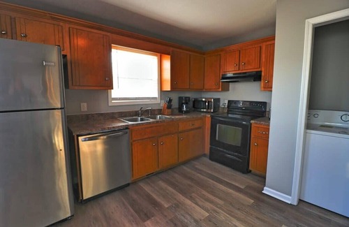 Clarksville House | Charming Cul-de-Sac Home with Private Fenced Yard