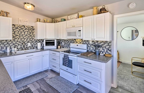 Yucca Valley Cottage | Charming Desert Cottage: 11 Mi to Joshua Tree