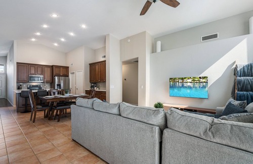 Chandler House | Charming Desert Oasis w/*HEATED* Pool! - Chandler