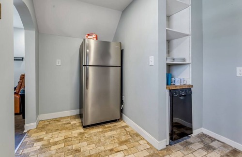 Downtown Greensboro Apartment | Charming downtown apartment! Walking distance to hotspots and attractions!