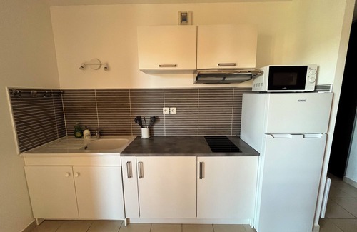 Cavaillon Apartment | Charming downtown studio