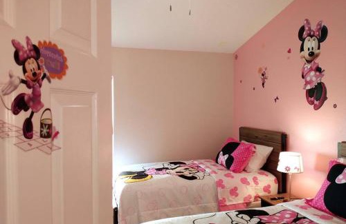 West Haven House | Charming Dream Home Near Disney 4B/4B/Pool/Games