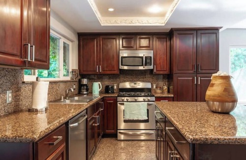 Valley Glen House | Charming Duplex Home in Sherman Oaks