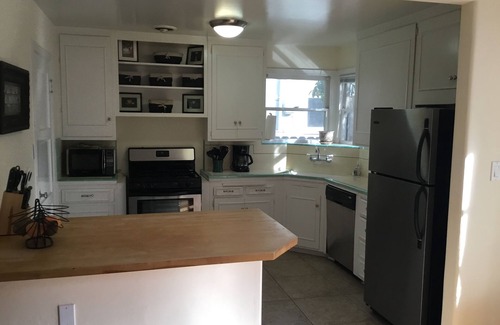 East Sacramento House | Charming East Sac 3 br Close to Downtown, Sac State, UC Davis Med Center