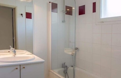 Aureilhan Apartment | Charming family apartment for 4 people with swimming pool on Lake Aureilhan
