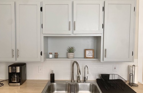 Hamilton House | Charming Family Retreat - 15 min to Nauvoo & Carthage