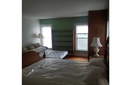 Parish Other | Charming farmhouse sleeps 11 just 4 miles from Salmon River!