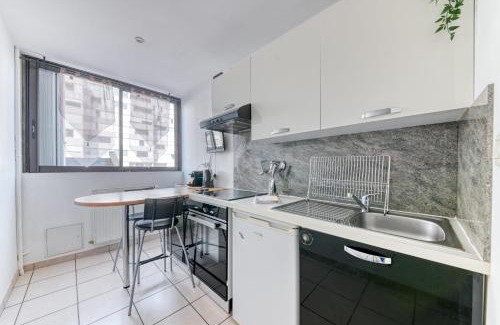 Zola - Pressense Apartment | Charming Flat in Villeurbanne Gratte-Ciel