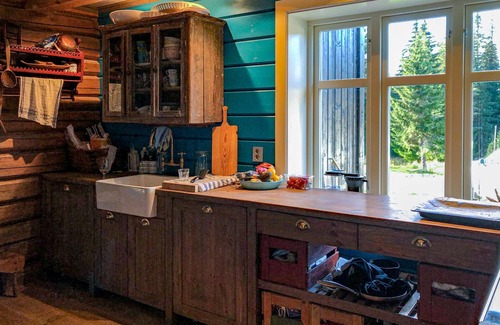 Grondalen House | Charming former homestead on large property.