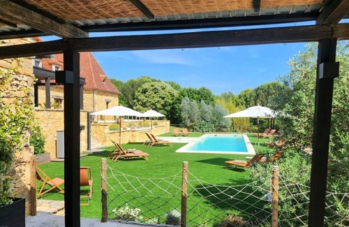 Castelnaud-la-Chapelle Cottage | Charming 2BR Gîte | Heated Pool & Terrace | Near Sarlat & Dordogne River