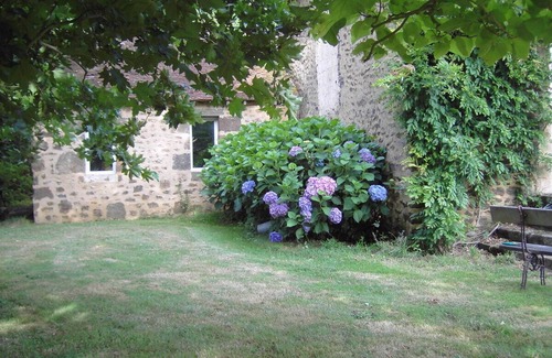 Domfront-en-Champagne House | Charming house in the middle of greenery