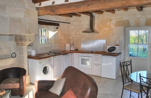 La Chapelle-sur-Loire Cottage | Charming 16th-18th Century House: Renovated, Close to Loire, Family-Friendly, All-Inclusive